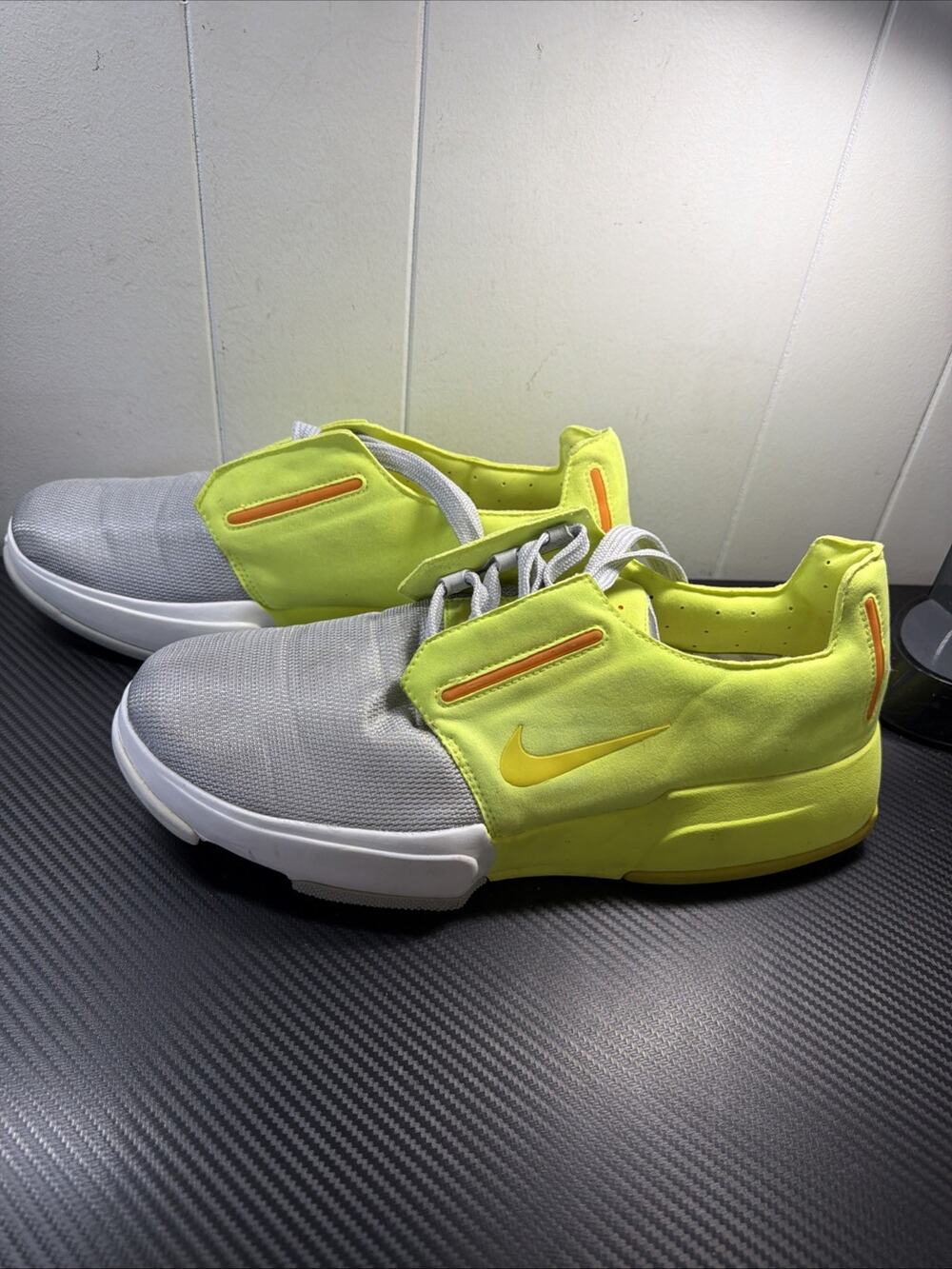 Nike 2001 Air Twenty Two-Seven Presto Low Neon Yellow Athletic Shoes Size 13 A2